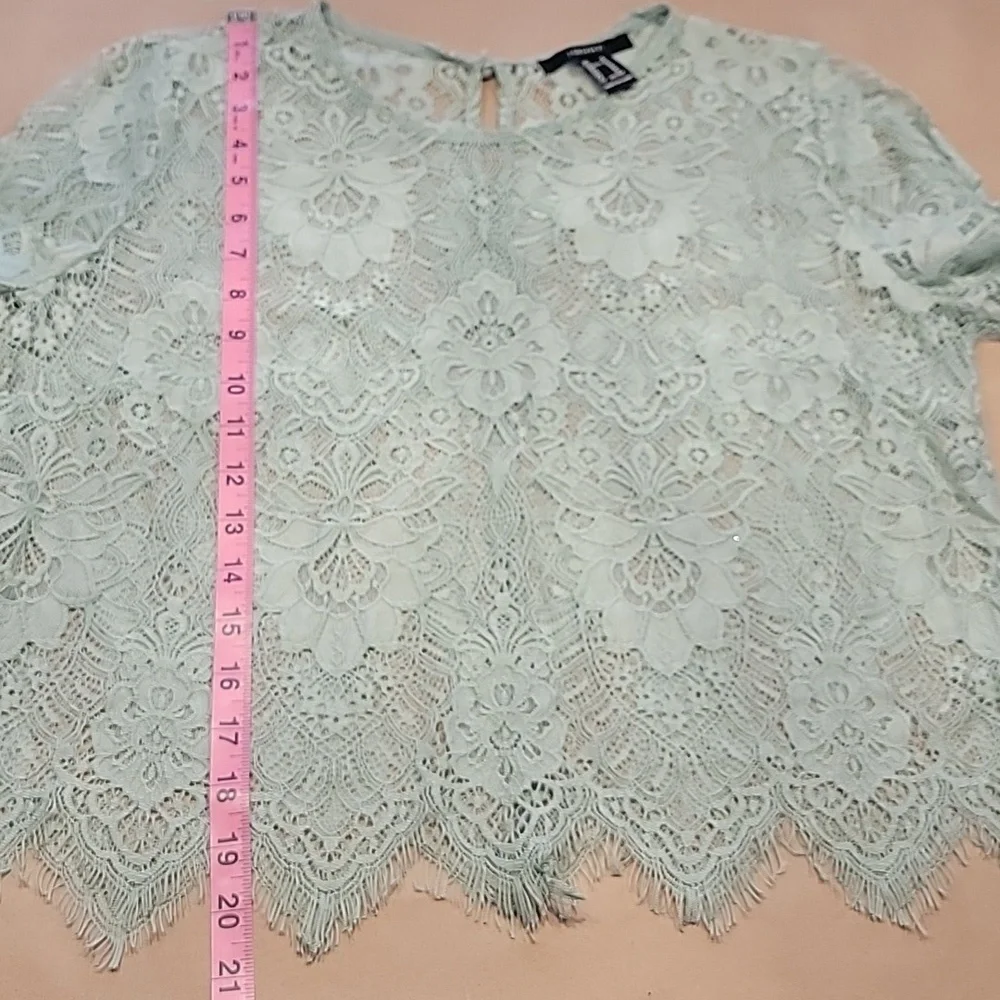 Forever 21 Size M Mint Green Lace Long Sleeve Crop Blouse